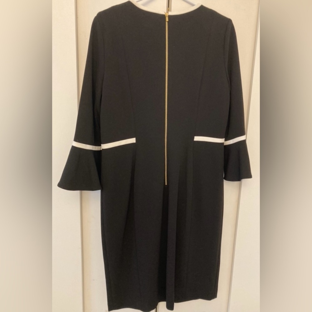 CLASSIC Calvin Klein black dress with white accents, flare sleeves, gold zipper - Picture 3 of 6